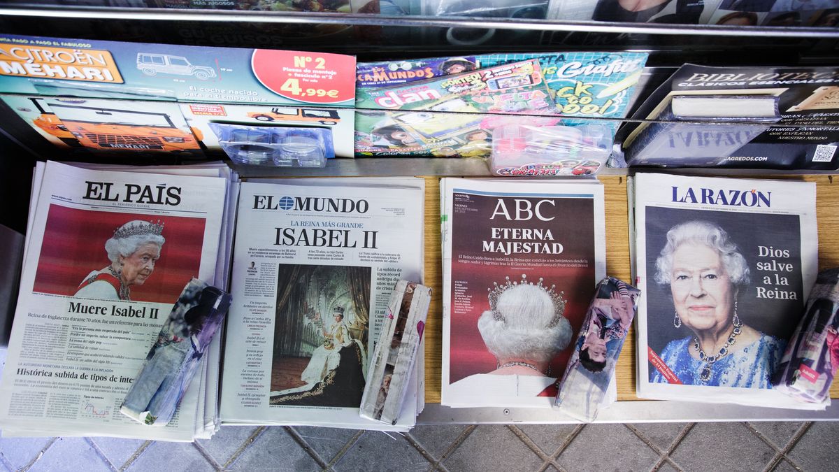 World Reacts To Queen Elizabeth II Death
MADRID, SPAIN - SEPTEMBER 09: A newsstand sells Spanish national newspapers with front page coverage of the death of Queen Elisabeth II on September 09, 2022 in Madrid, Spain. Queen Elizabeth II, the UK's longest-serving monarch, has died at Balmoral aged 96, after reigning for 70 years.  (Photo by Patricia J. Garcinuno/Getty Images)
Patricia J. Garcinuno
bestof, topix