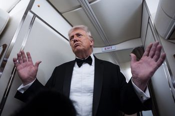 Trump gromadzi wielkie pieniądze przed listopadowymi wyborami. Pomogą przełamać regułę?