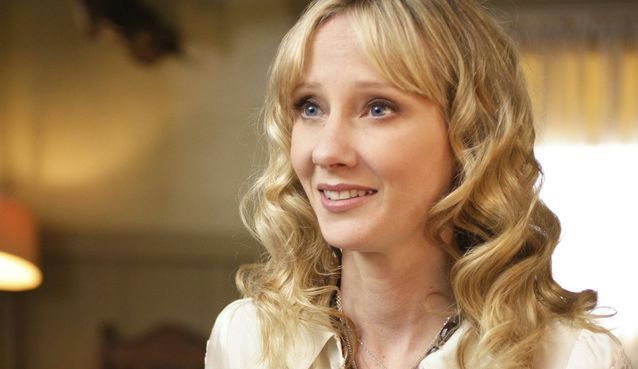 "Save Me": Anne Heche mówi głosem Boga