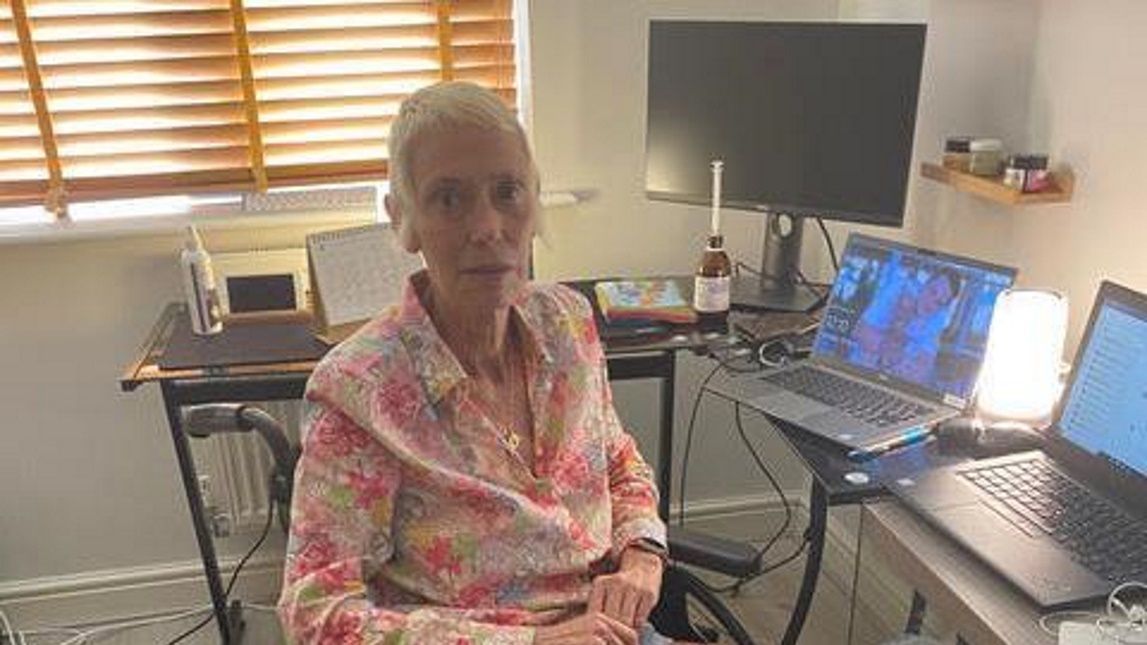 Sally Barrington szuka bohaterskiego Polaka, który niósł ją na rękach po kontuzji.