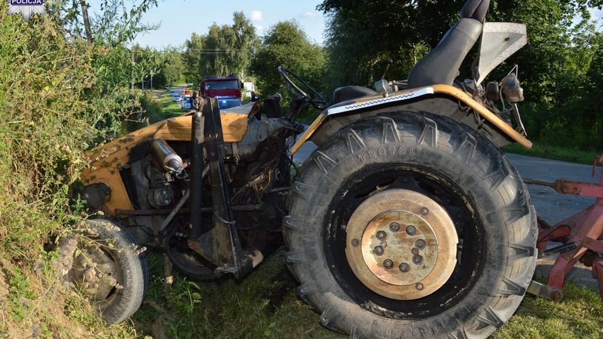 Traktor przygniótł kierowcę. Mężczyzna zginął na miejscu. 