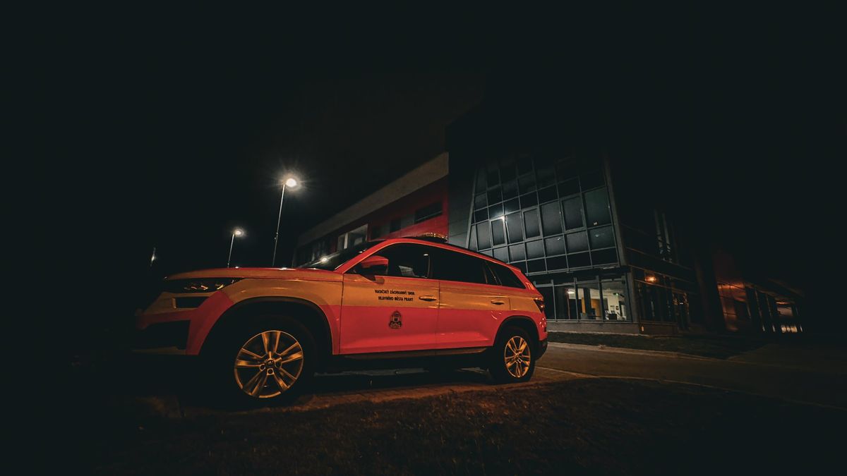 Strażakom z Pragi skradziono jeden z pojazdów uprzywilejowanych