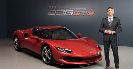 Włosi tłumaczą, o co chodzi z Ferrari 296 GTB. "To nigdy nie miało być nowe Dino"
