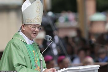 Biskup wydał ostrzeżenie. Chodzi o kontrowersyjnego księdza