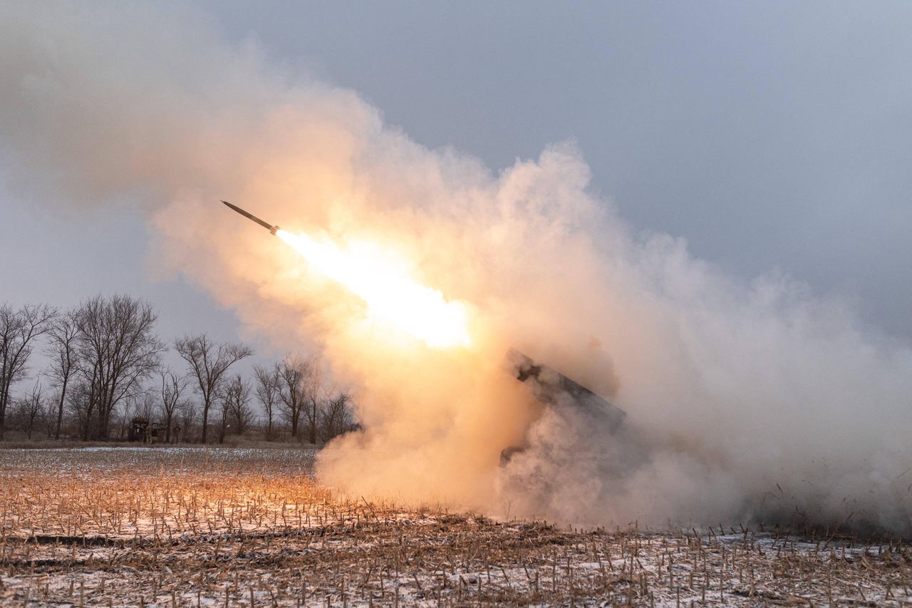 Russian encirclement strategy threatens Pokrovsk's fall