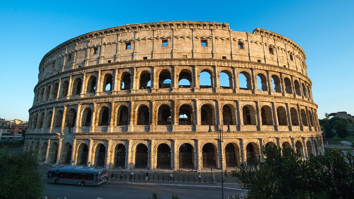 Do Koloseum wrócą gladiatorzy.