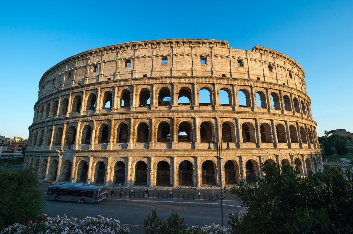 Airbnb's Colosseum gladiator plans ignite Roman controversy