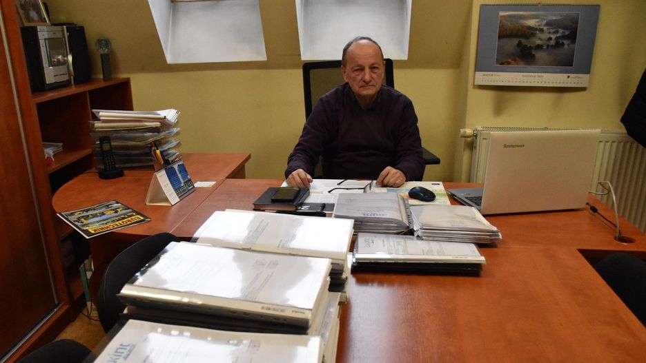 Dyrektor Wydziału Budowlano-Inwestycyjnego Urzędu Miejskiego w Chojnicach Jacek Domozych przyznaje, że współpraca z warszawską firmą projektującą WTZ w Chojnicach nie była łatwa