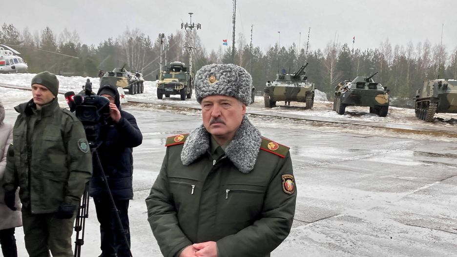 40 ciężarówek. Rosja przerzuca sprzęt na Białoruś