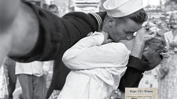 Słynne fotografie w wersji „z ręki” 1