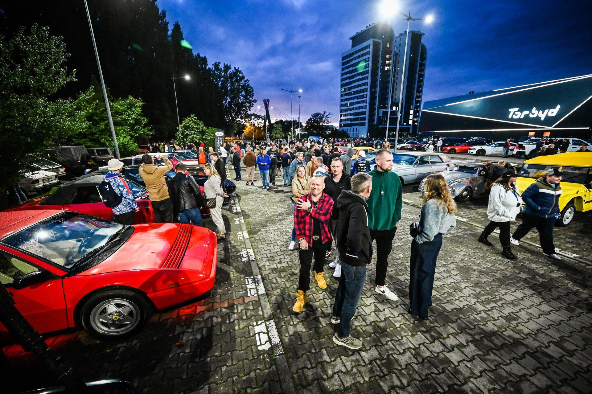 Ostatnie spotkanie pod Torbydem nie oznacza, że klasyki zapadną w zimowy sezon. Dużo zależy jednak od pogody. Jeżeli jesień będzie sprzyjać, mogą odbyć się dodatkowe wydarzenia - jednym z rozważanych jest kolejne Halloween na parkingu przy ul. Grudziądzkiej. Organizatorzy pracują także nad kolejnymi niespodziankami.