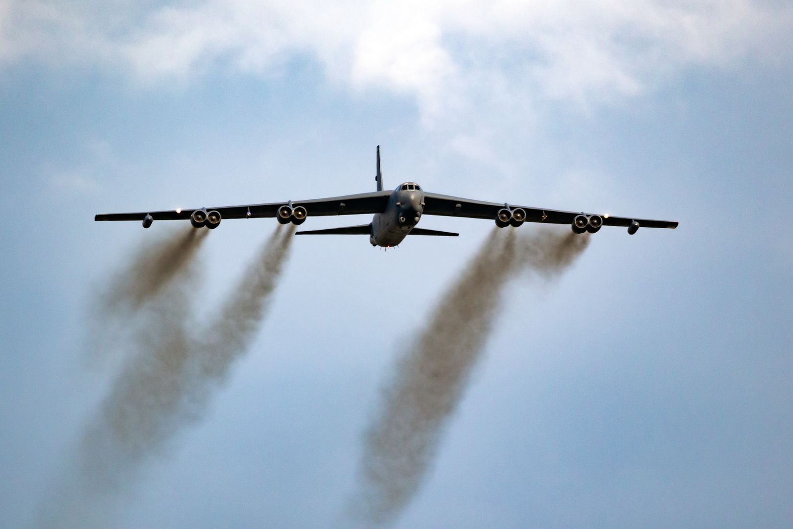 Poderwano polskie F-16. Eskortowały amerykański bombowiec B-52