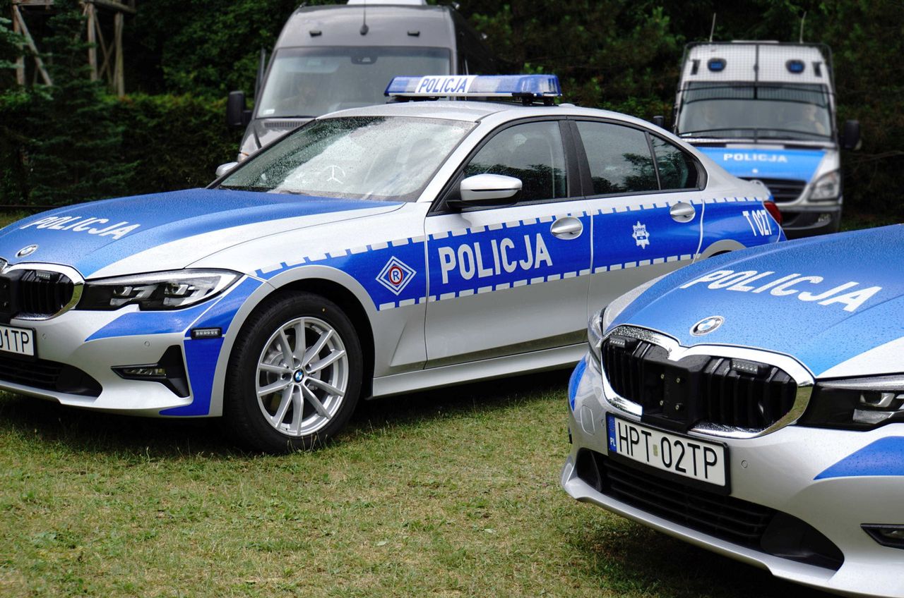 Minimum 245 KM i 6 sekund do setki. Policja ogłasza przetarg na nowe radiowozy