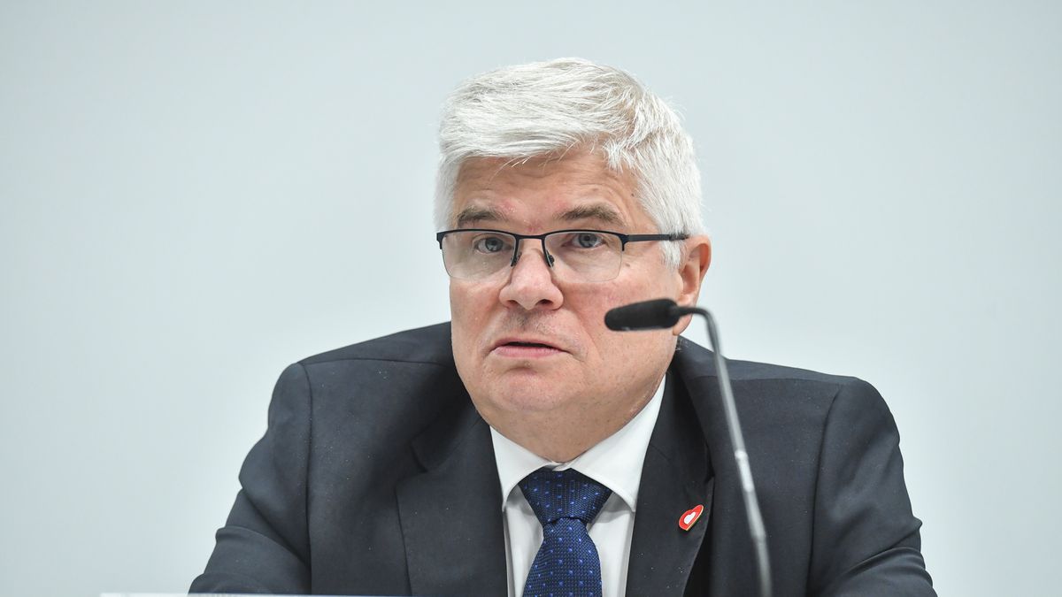 Warszawa, 29.05.2025. Sekretarz stanu w Ministerstwie Infrastruktury, pełnomocnik rządu do spraw Centralnego Portu Komunikacyjnego Maciej Lasek na konferencji prasowej nt. "Postępowanie przetargowe na terminal pasażerski Lotniska CPK", 29 bm. w Centrum Prasowym PAP w Warszawie. Wydarzenie jest organizowane przez Centralny Port Komunikacyjny. (ad) PAP/Piotr Nowak