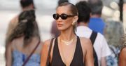 Koniec z czernią latem. Bella Hadid już nosi najmodniejszy kolor