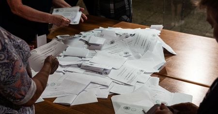 Nieprawidłowości przy liczeniu głosów. Prokuratura postawiła zarzuty