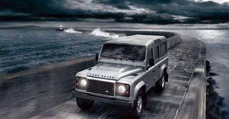 Land Rover Defender do serwisu [aktualizacja]