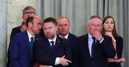 Start posłów i ministrów do PE. Polacy oburzeni