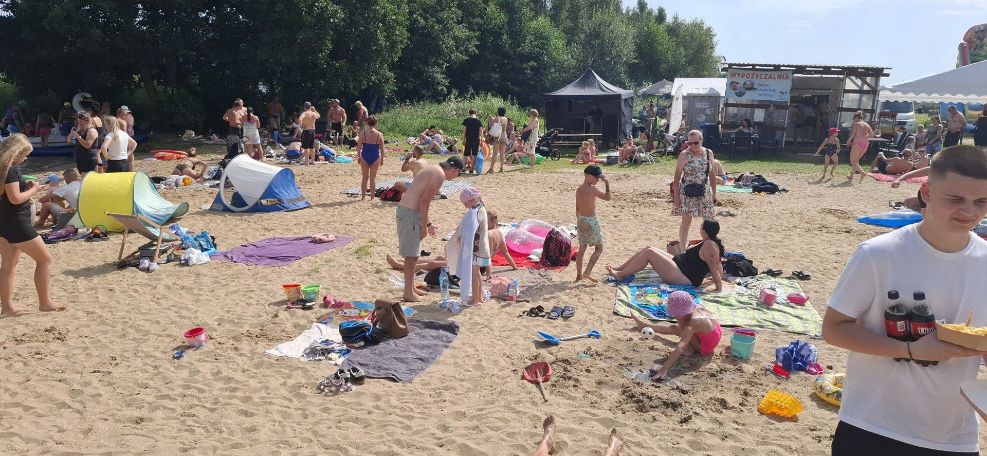 Plaża zwarowska przy jeziorze Lubowidz przeżywała oblężenie