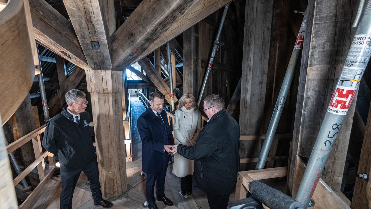 Francuski prezydent odwiedził katedrę Notre Dame