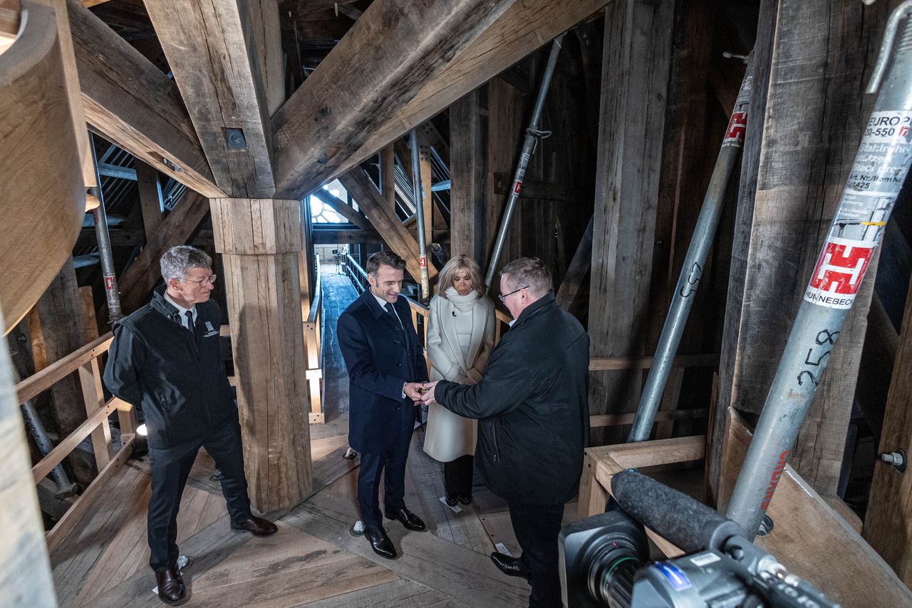 The French president visited Notre Dame Cathedral.