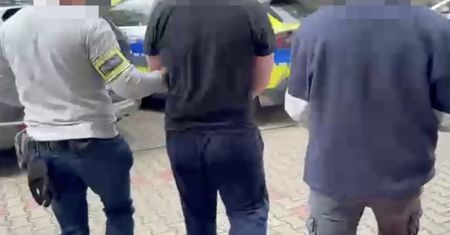 "Wciągnęli go do auta, pobili i wywieźli do lasu. Policyjna obława zakończyła się trzema zatrzymaniami".