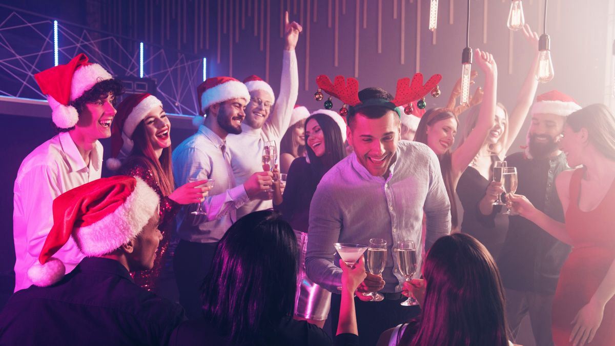 Część lokali gastronomicznych obchodzi rządowe obostrzenia związane z pandemią