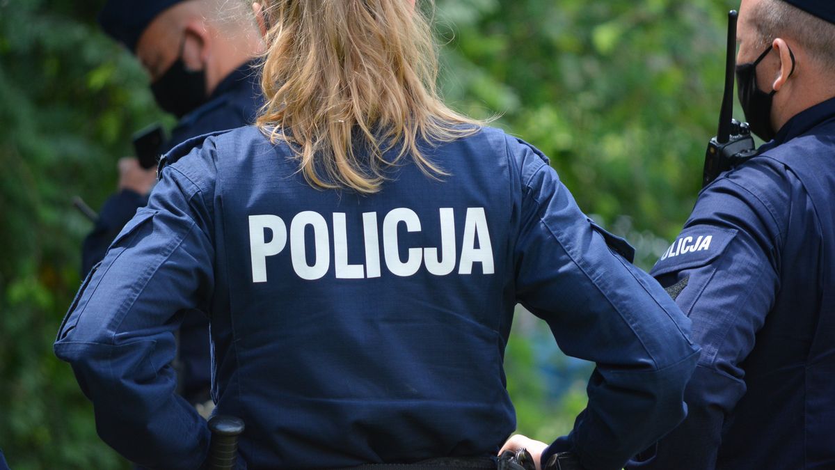 Policjanci złapali kobietę, która okradała klientów banku (zdj. ilustracyjne). 