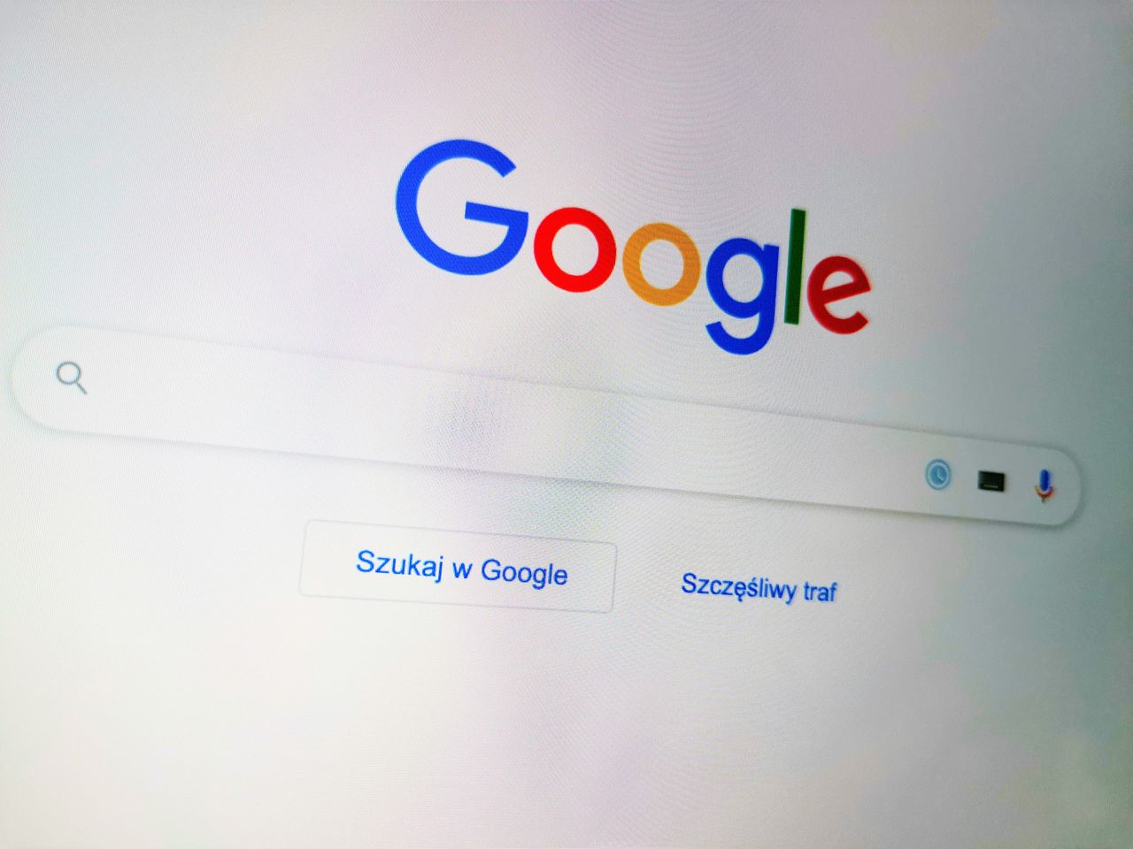 Google BERT: wyszukiwarka lepiej rozumie język naturalny