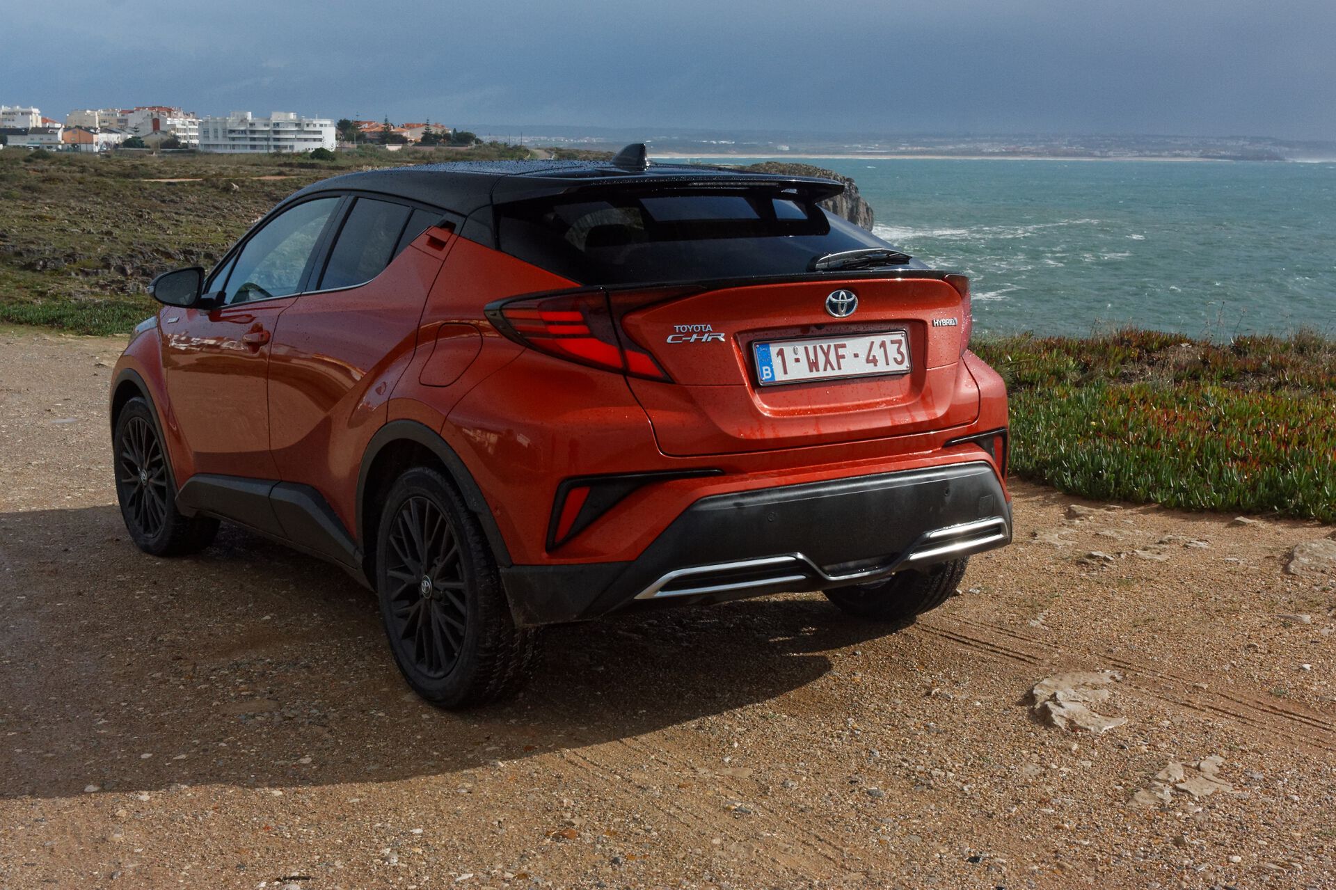 C-HR nie jest idealnym autem na długie rodzinne wakacje. W mieście sprawdzi się jednak świetnie.