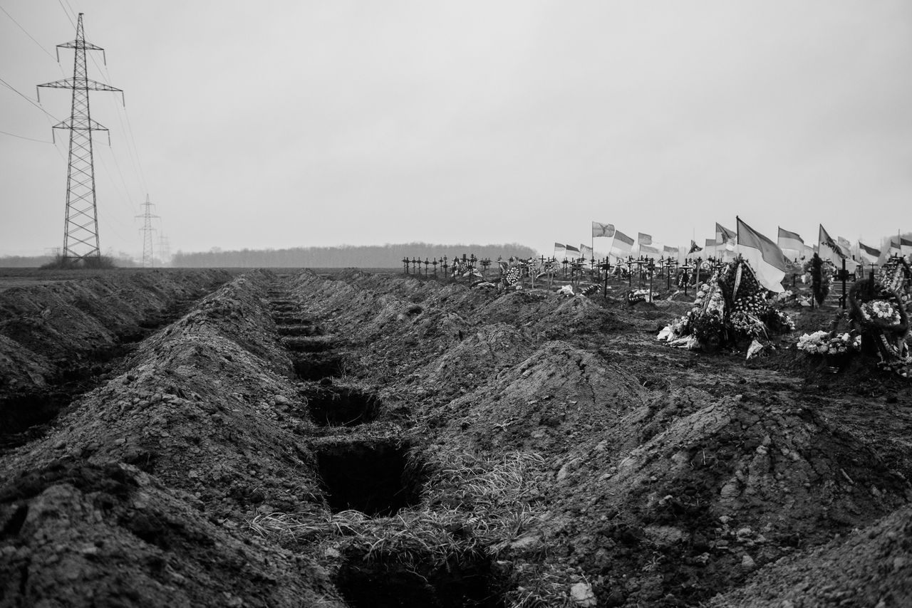 Krasnopilsky Cemetery in Dnipro
