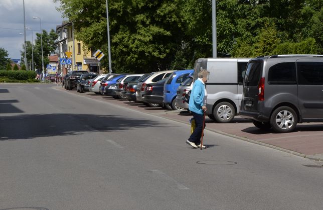 Osoby niepełnosprawne mają specjalne prawa w kwestii przechodzenia przez jezdnię