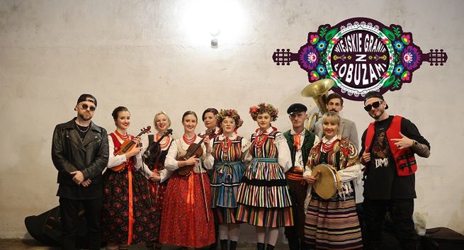Nowy show „Wiejskie granie z Łobuzami” od 6 listopada w VOX Music TV