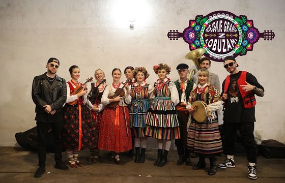 Nowy show „Wiejskie granie z Łobuzami” od 6 listopada w VOX Music TV