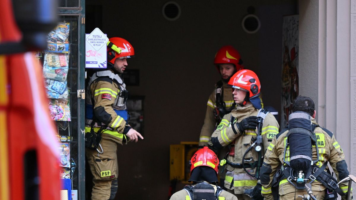 east news archiwumFot. Artur Barbarowski/East News, 14.11.2025. Krakow. Policja wyjasnia przyczyny pozaru do ktorego doszlo w godzinach popoludniowych w piwnicy budynku mieszkalnego w Krakowie na ulicy Kazimierza Wielkiego. Na miejsce przyjechaly 4 samochody strazy pozarnej.Artur Barbarowski