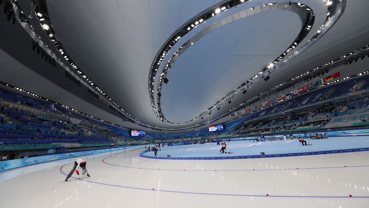 Pekin, Chiny, 17.02.2022. Zimowe Igrzyska Olimpijskie - Pekin 2022. National Speed Skating Oval w Pekinie, gdzie odbywa się rywalizacja w łyżwiarstwie szybkim, 17 bm. (gj) PAP/Grzegorz Momot