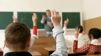 Nauczyciel zarobi o 3 zł więcej niż wychowawca małego dziecka