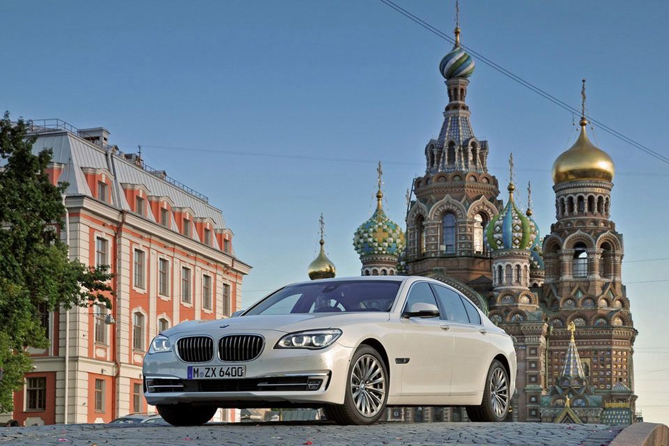 BMW serii 7 na rok 2013 - megagaleria niemieckiego okrętu flagowego 37