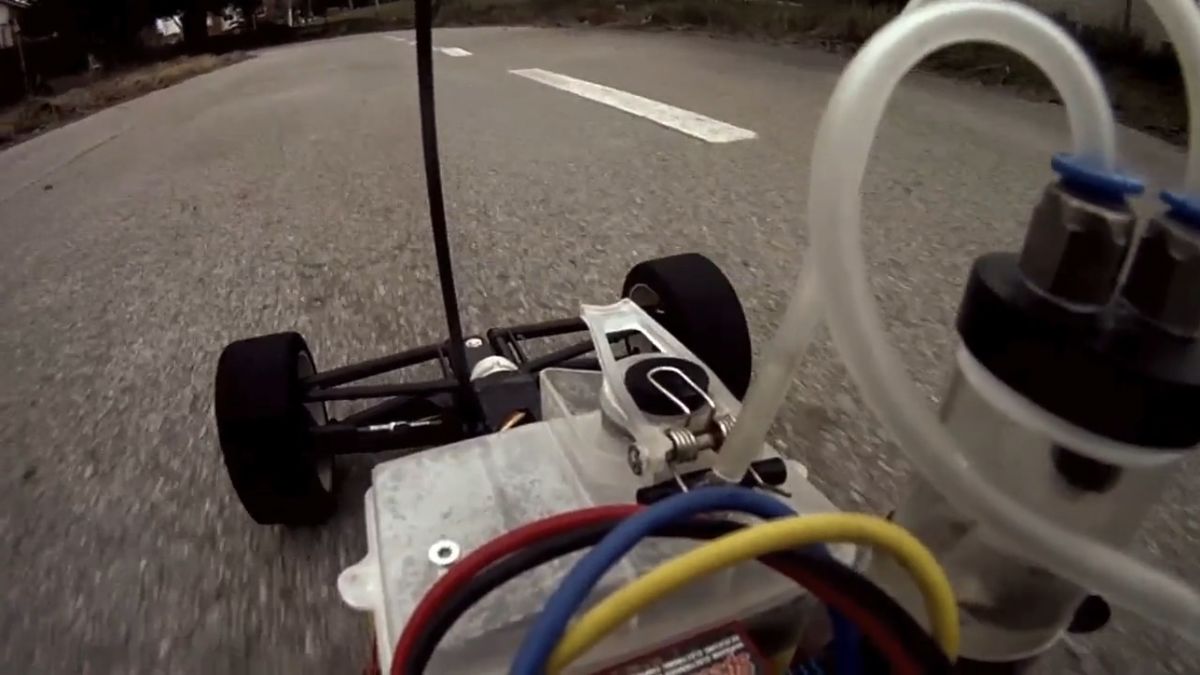 Niezwykła zabawka RC o napędzie puszkowym! [wideo] 1