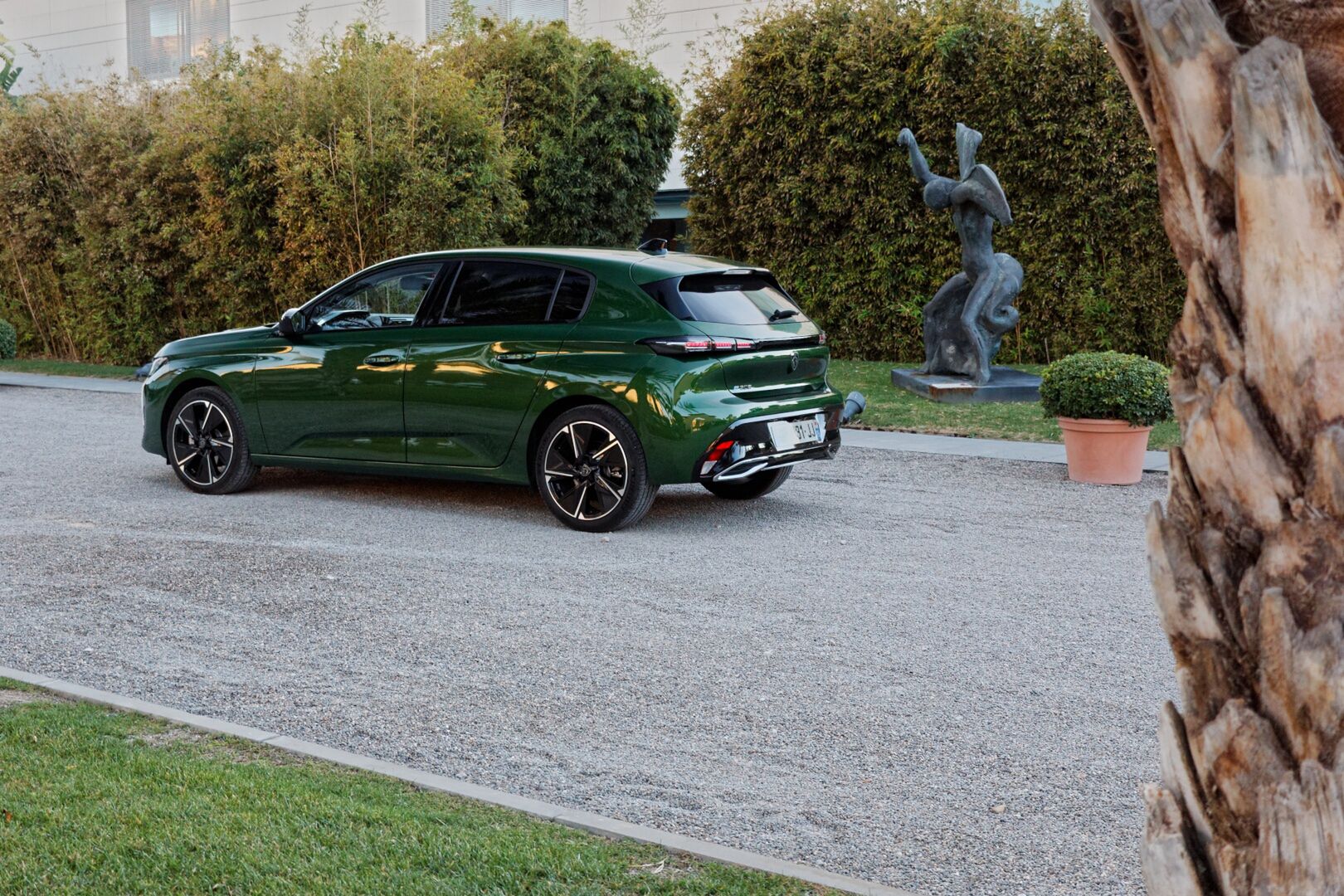 Peugeot E-308