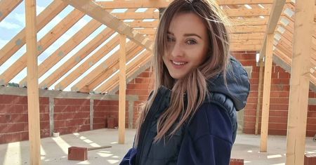 Ania Bardowska wrzuciła zdjęcie w figlarnej pozie. Co za nogi!