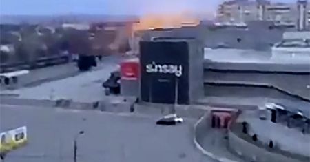 Rosjanie rozpoczęli kolejne naloty. Przerażające nagranie z Mikołajowa
