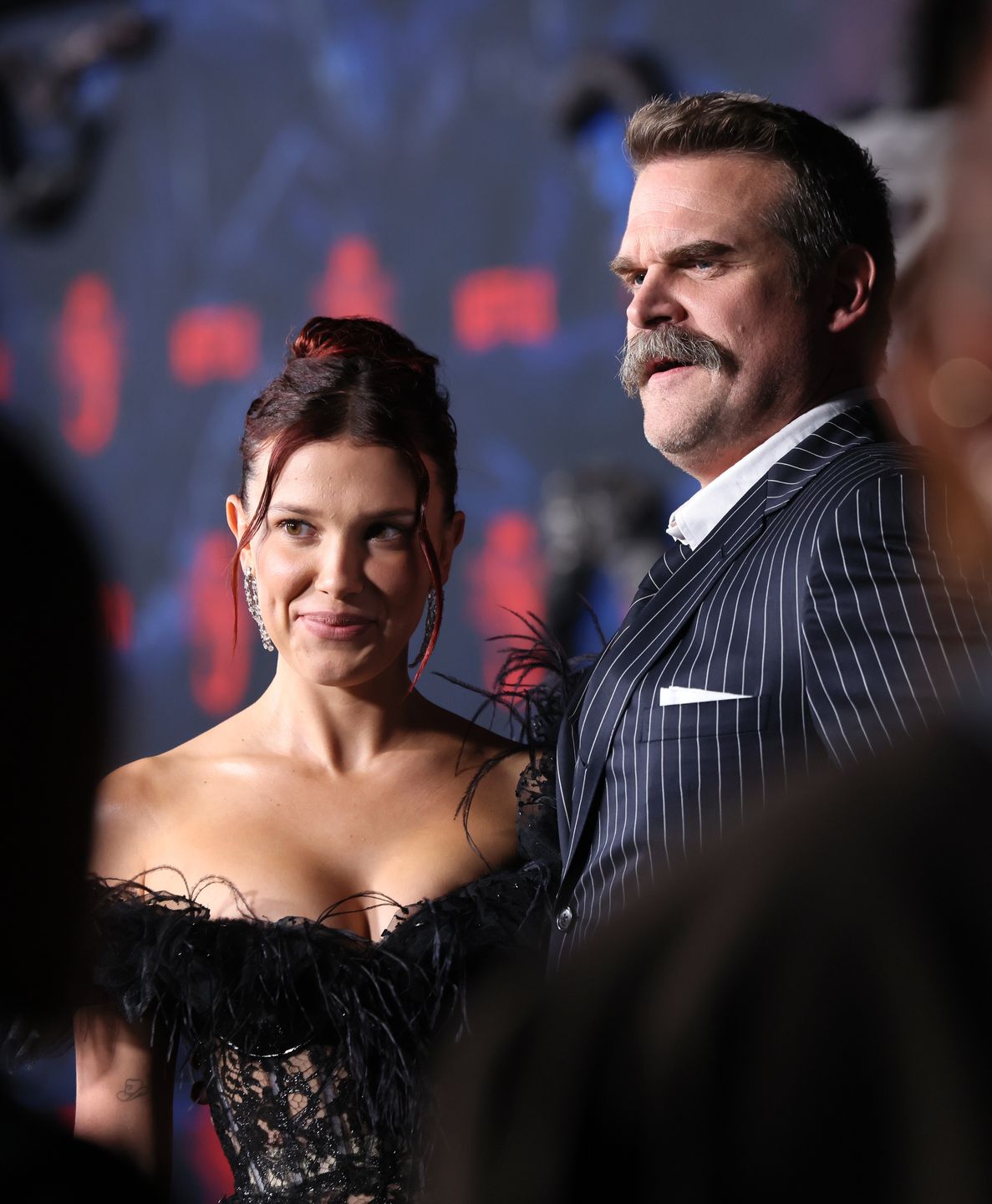 Millie Bobby Brown i David Harbour