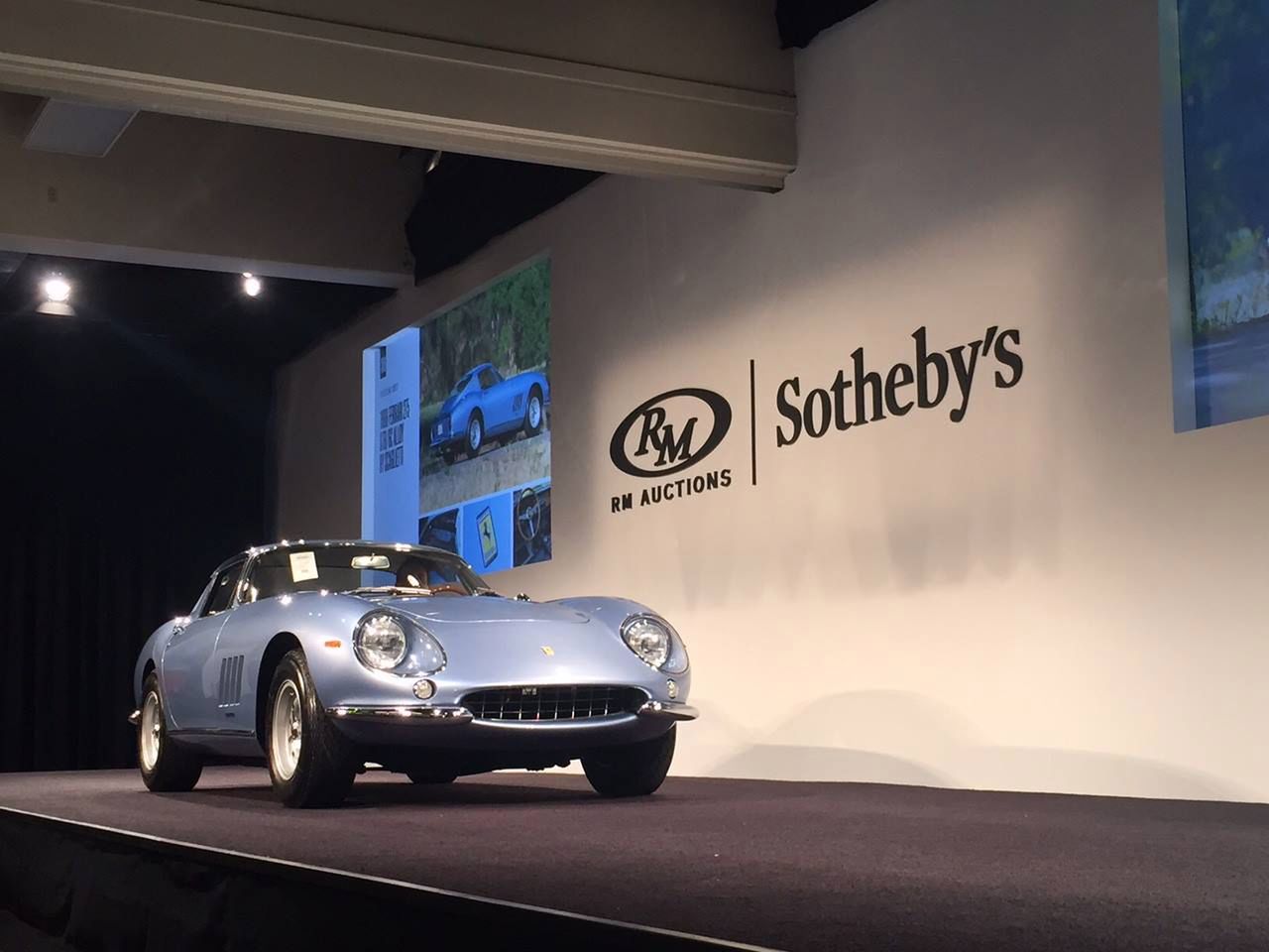 Na tegorocznych aukcjach w Monterey sprzedano samochody za łącznie 390 mln dolarów