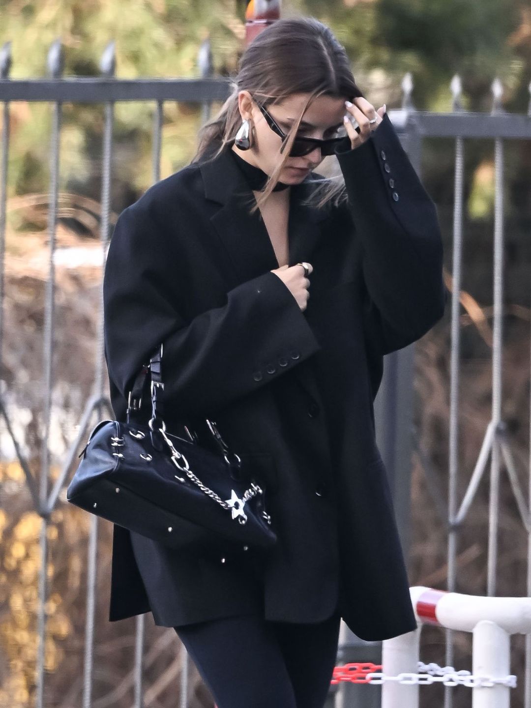 Julia Wieniawa z torebką Diora