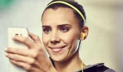 Raiffeisen Polbank zaczyna promocję „#Korzystaj”, w reklamach trenerka fitness Adrianna Palka (wideo)