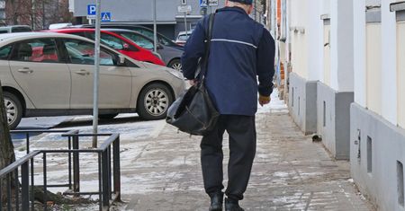 Poczta Polska ugięła się przed związkami. Będą premie i nagrody jubileuszowe