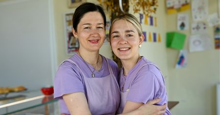 Otworzyła cukiernię ze swoją mamą. Po ich słodkości ustawiają się długie kolejki