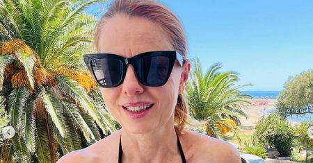 60-letnia Ewa Skibińska pozuje w bikini. Imponująca forma? (FOTO)