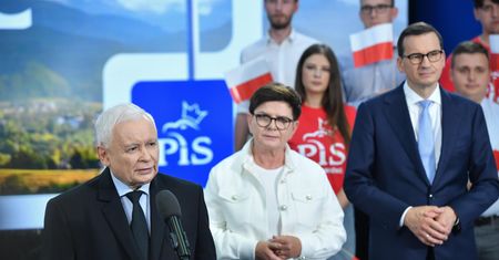 Losy Morawieckiego w PiS. "W kogoś uderzyć trzeba"